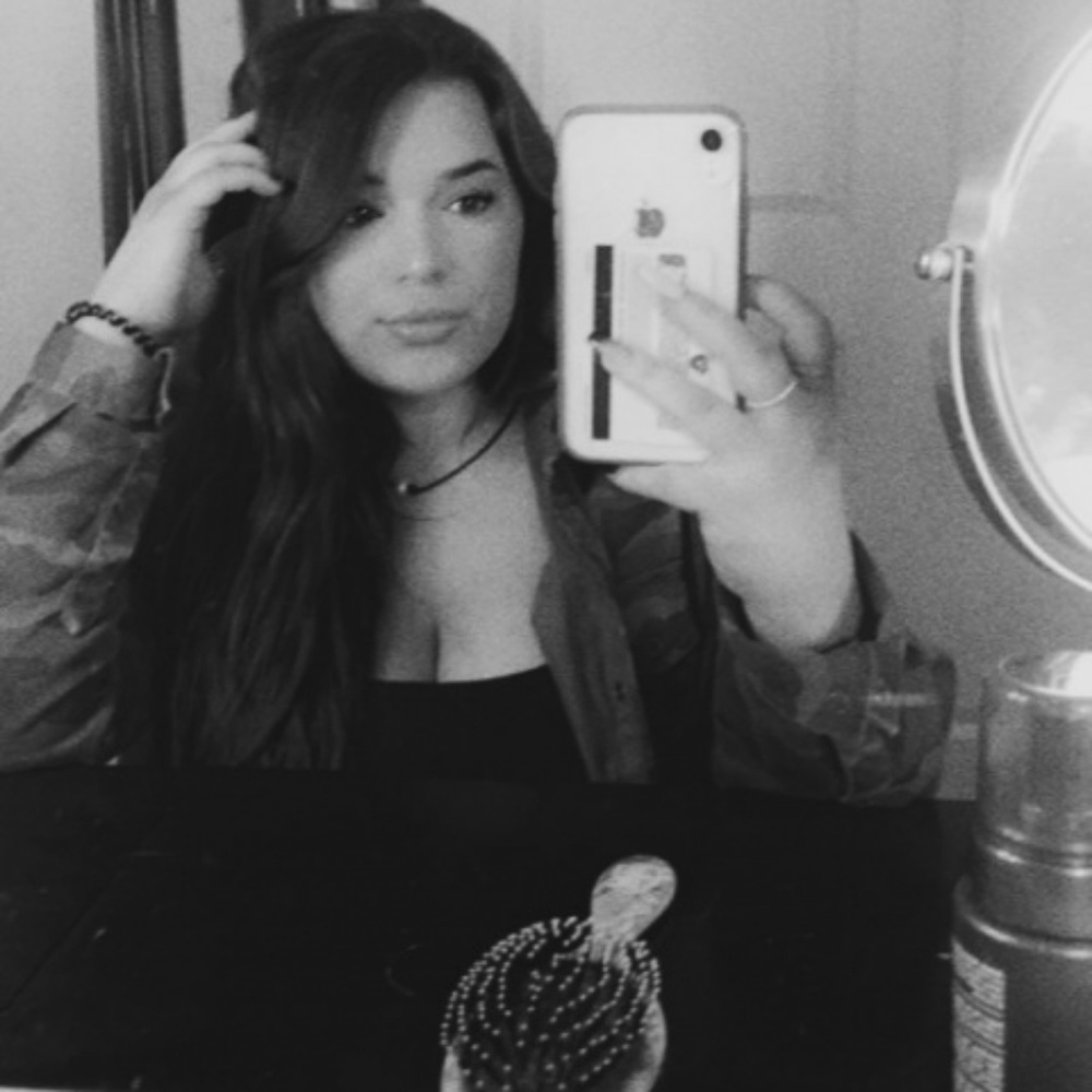 Meet your Posher, Cassandra